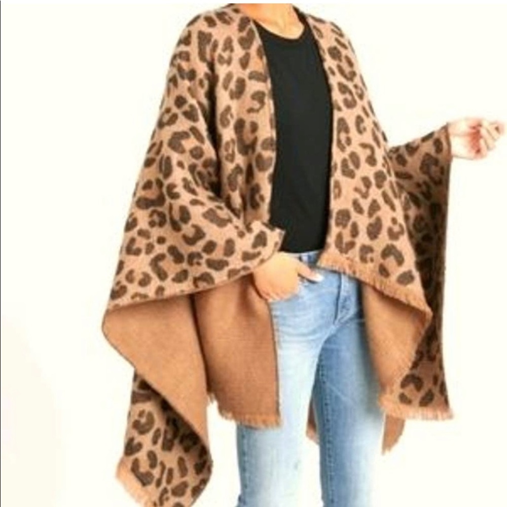 Banana Republic NWT Leopard Print Poncho Scarf sweater cardigan shawl One Size
